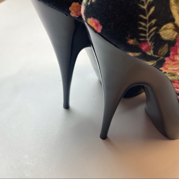 Frederick’s Floral Print Platform Stripper Heels Size 7.5 - Picture 8 of 8
